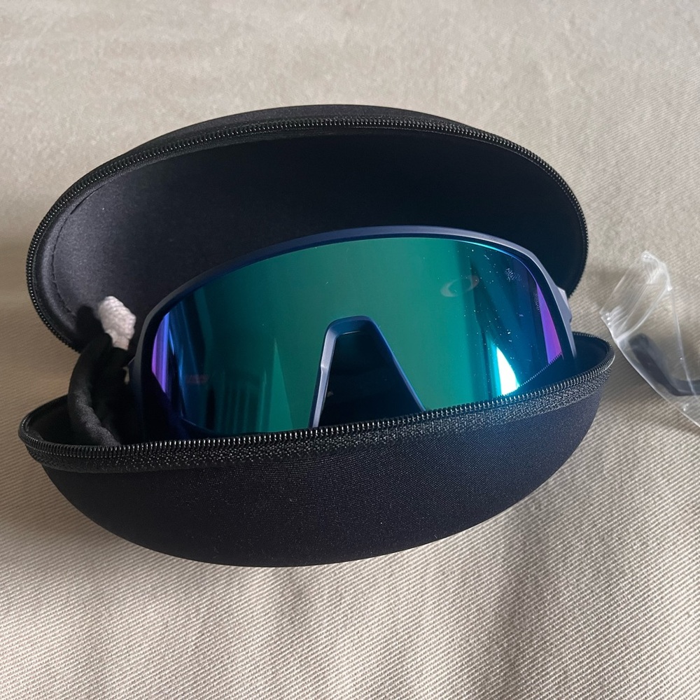 Oakley Sutro S